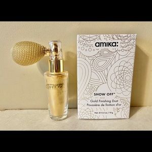 Amika Show Off Gold Dust
